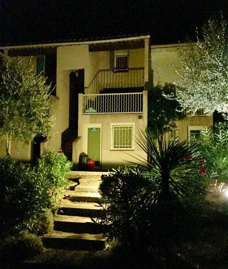 Maison Charmante A Cogolin Avec Vue Sur La Mer Et Piscine Exteriör bild