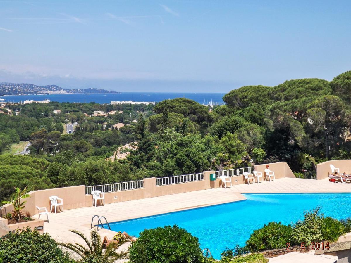 Maison Charmante A Cogolin Avec Vue Sur La Mer Et Piscine Exteriör bild